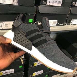 Meet your Posher, Efe